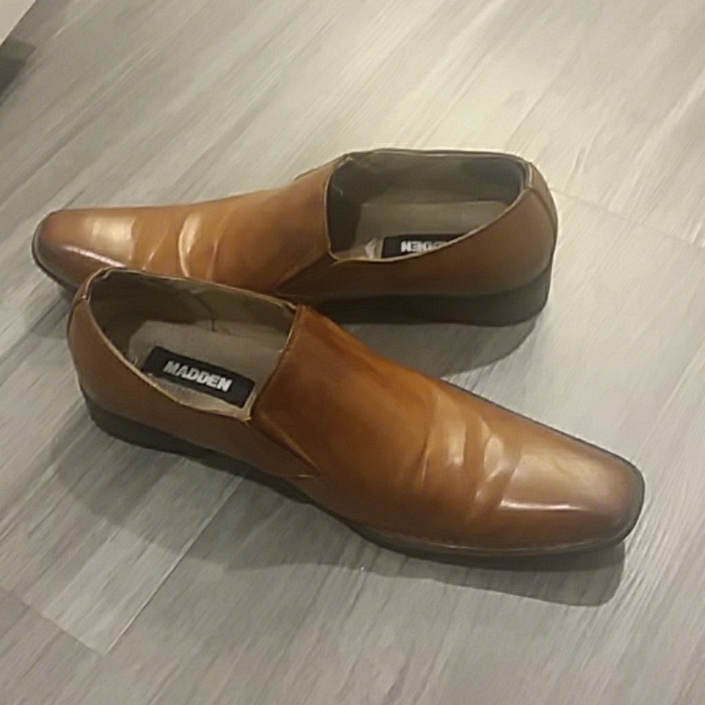 Madden 9.5 dress shoes